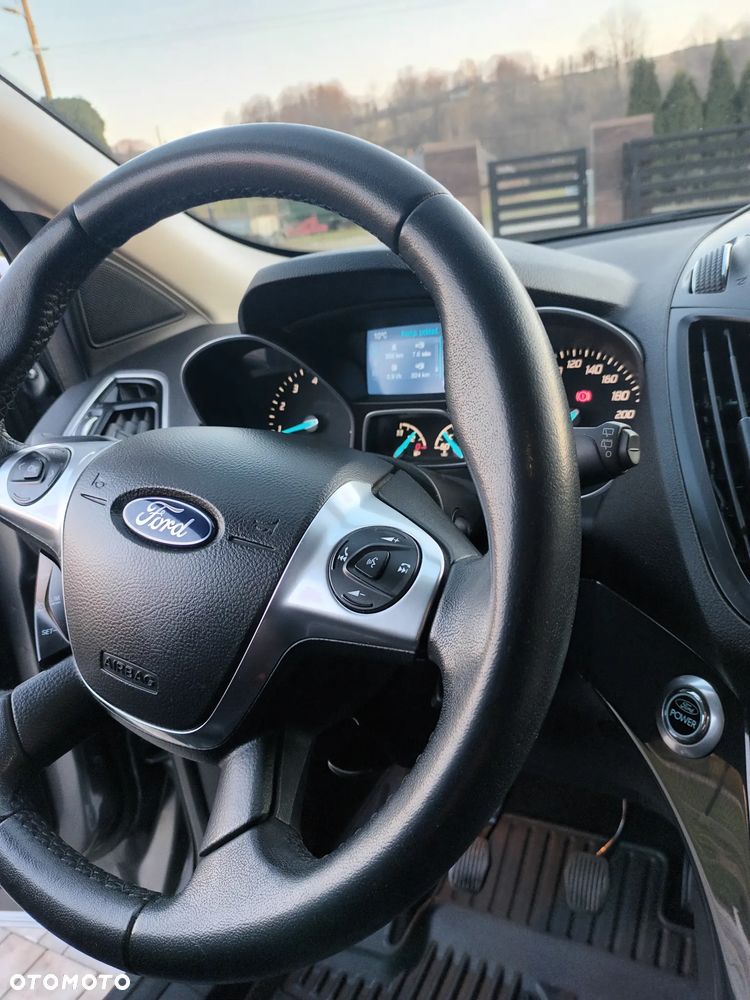 Ford Kuga 1.6 EcoBoost 2x4 Titanium - 28