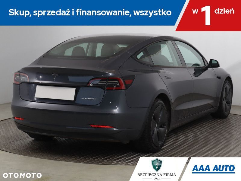Tesla Model 3 - 7
