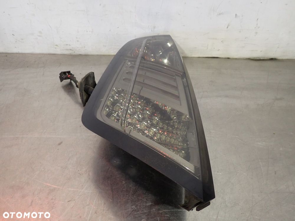 LAMPA LEWA TYLNA FIAT GRANDE PUNTO - 2