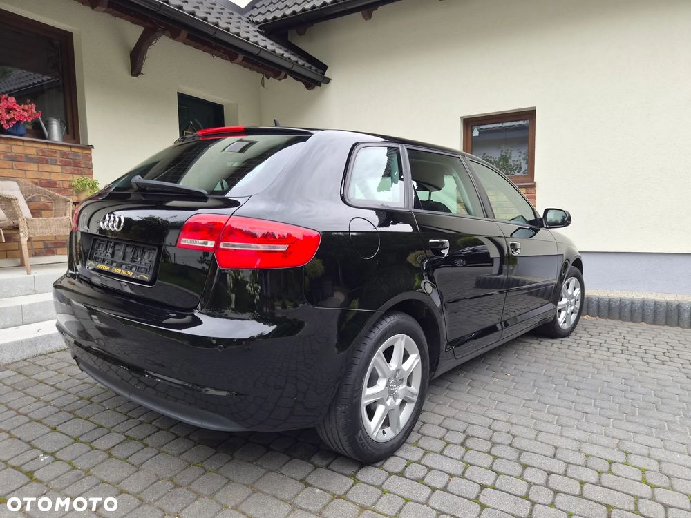Audi A3 Sportback 1.6 TDI S tronic Attraction - 6
