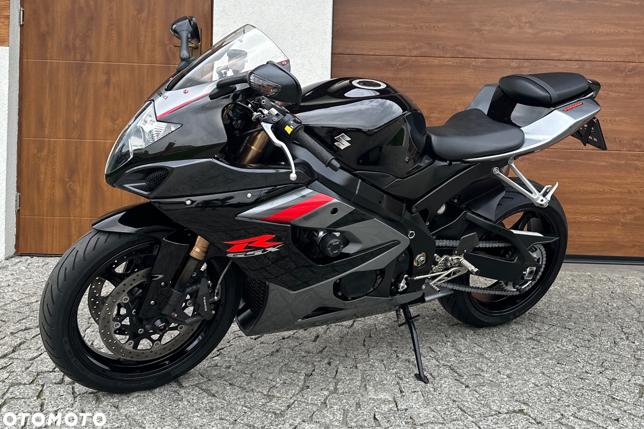 Suzuki GSX 1000 - 15