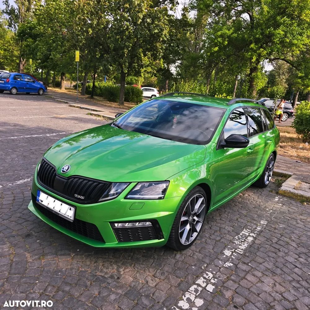 Skoda Octavia Combi Diesel 2.0 TDI DSG RS - 1