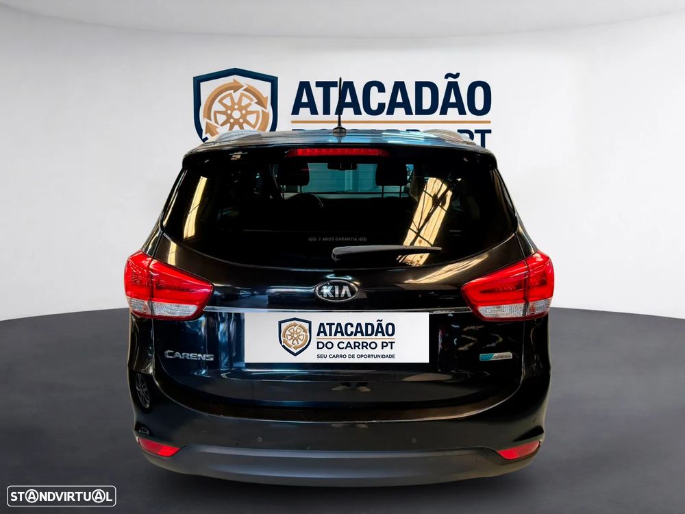 Kia Carens - 31
