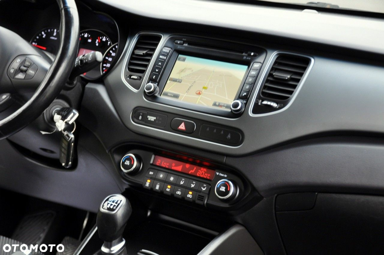 Kia Carens - 27