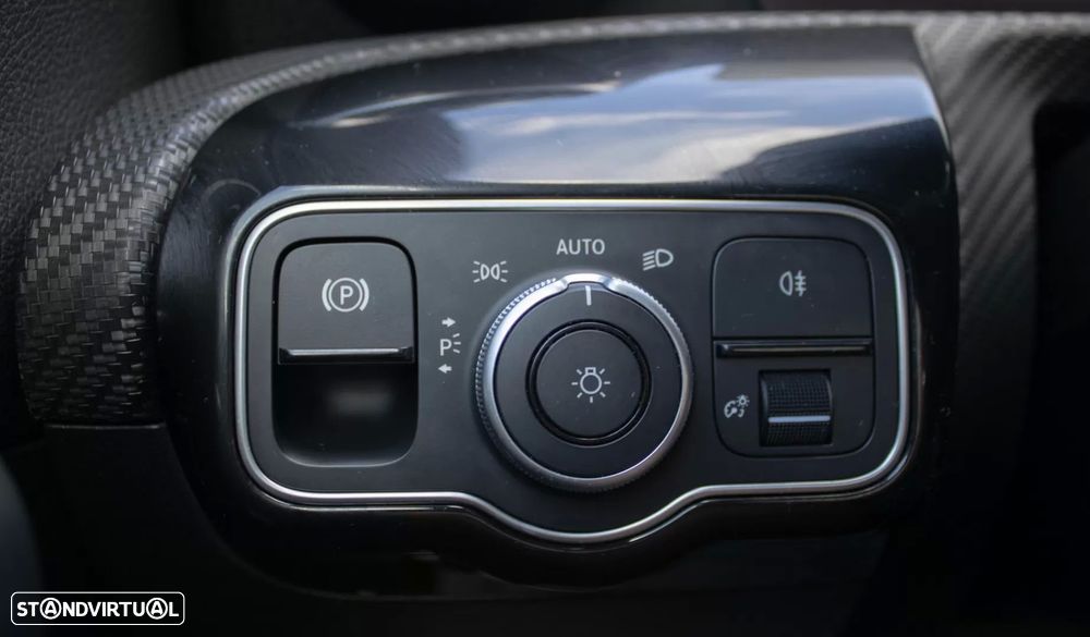 Mercedes-Benz CLA 180 d 8G-DCT Edition Progressive Line — fotografia 45