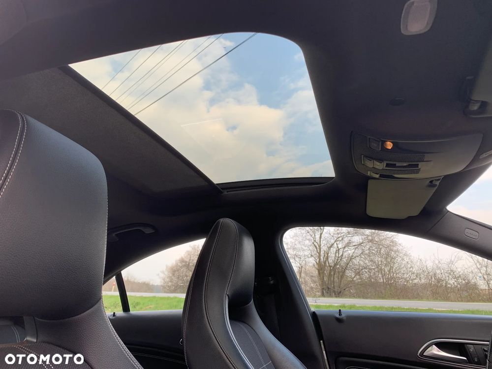 Mercedes-Benz CLA 200 Urban - 17