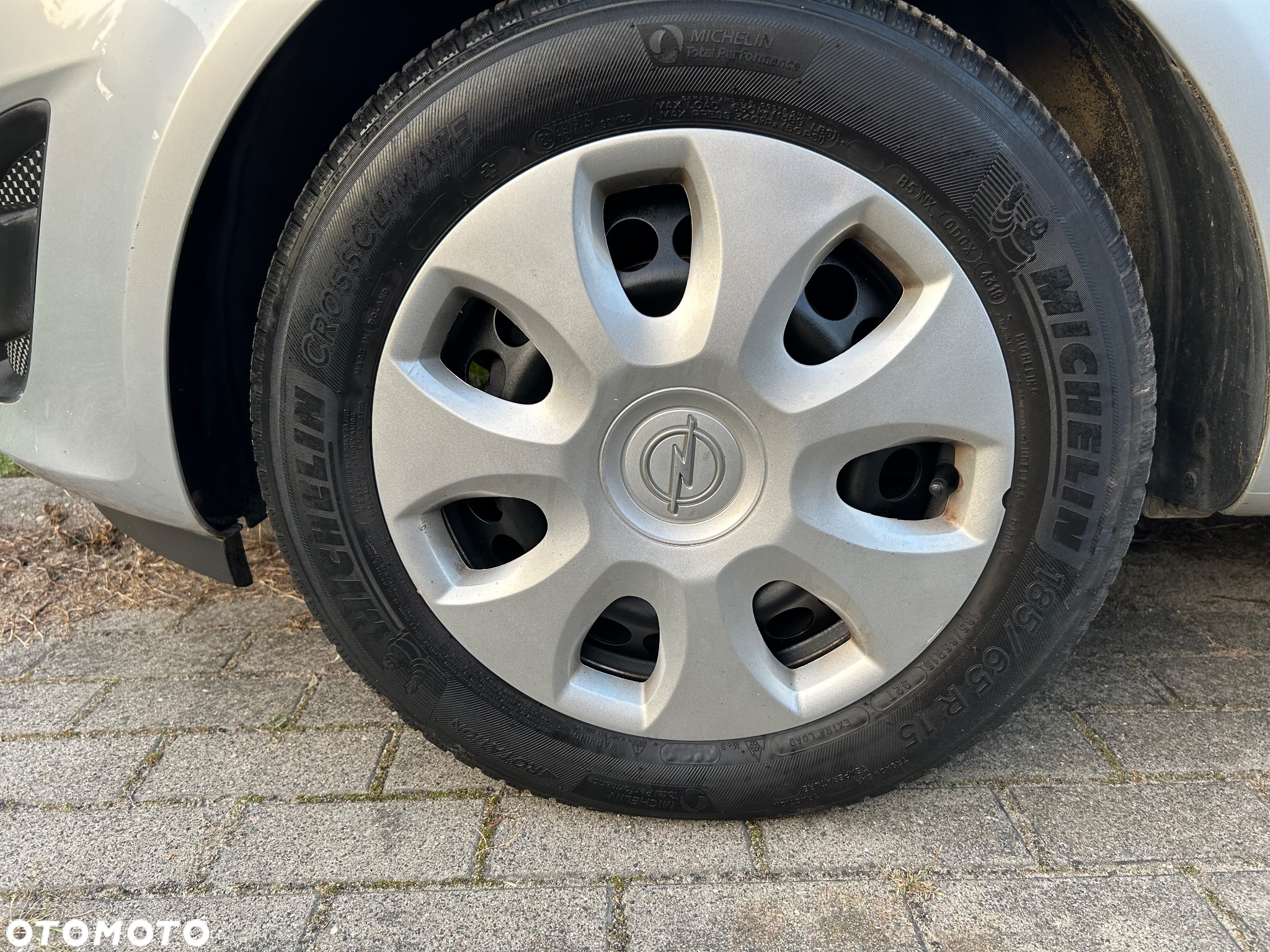Opel Corsa 1.2 16V Enjoy - 24