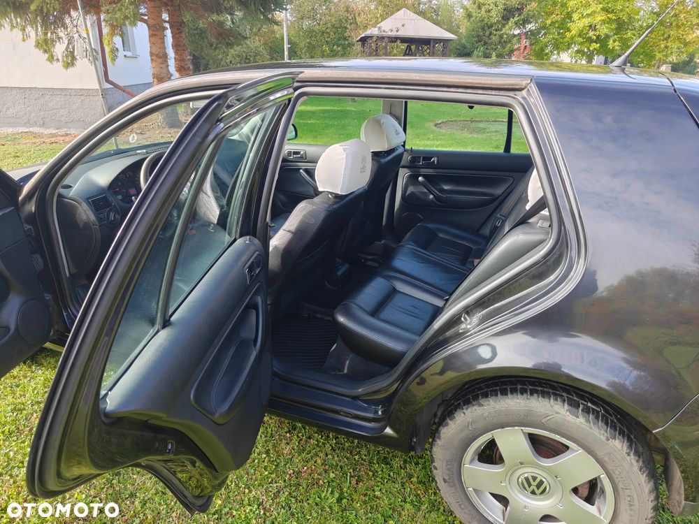 Volkswagen Golf - 8