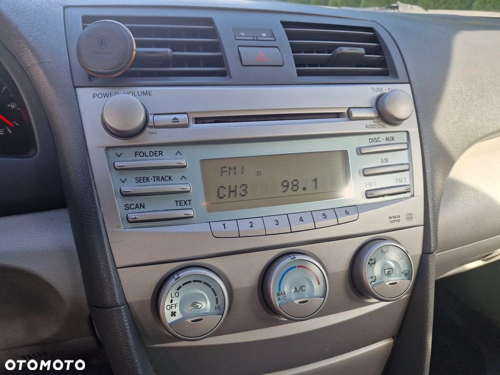 Toyota Camry 2.4 SE - 10