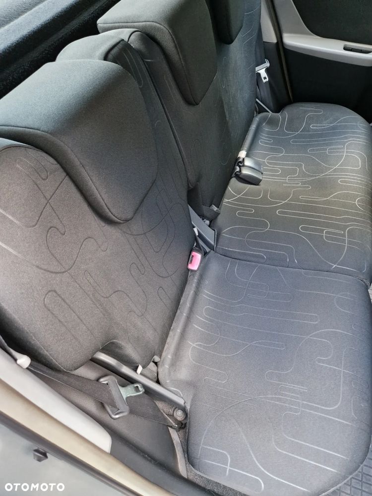 Toyota Yaris 1.0 Terra - 12