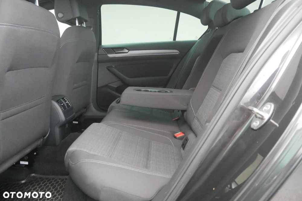 Volkswagen Passat 2.0 TSI Business DSG - 15