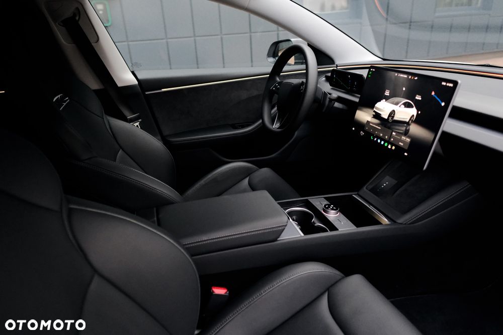 Tesla Model 3 2025 photo 5