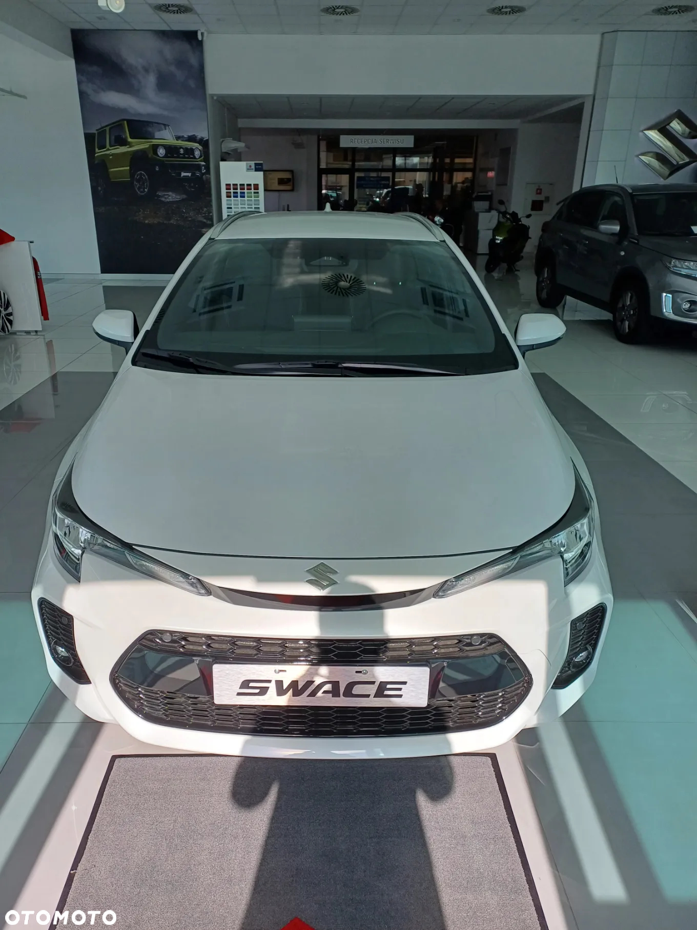 Suzuki Swace 1.8 Hybrid Premium Plus CVT - 2