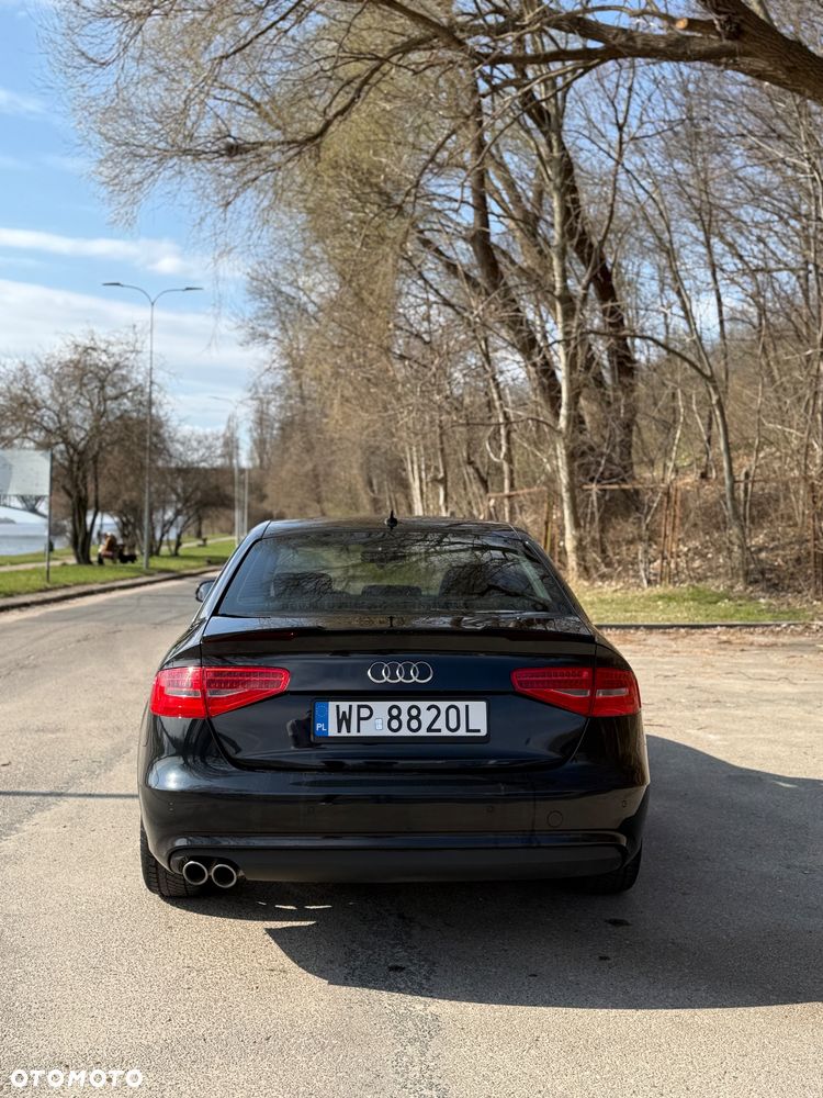 Audi A4 Limousine - 8