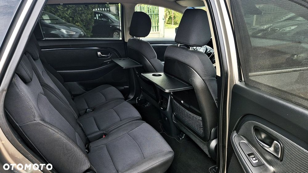 Kia Carens 1.6 GDI XL 7os - 31
