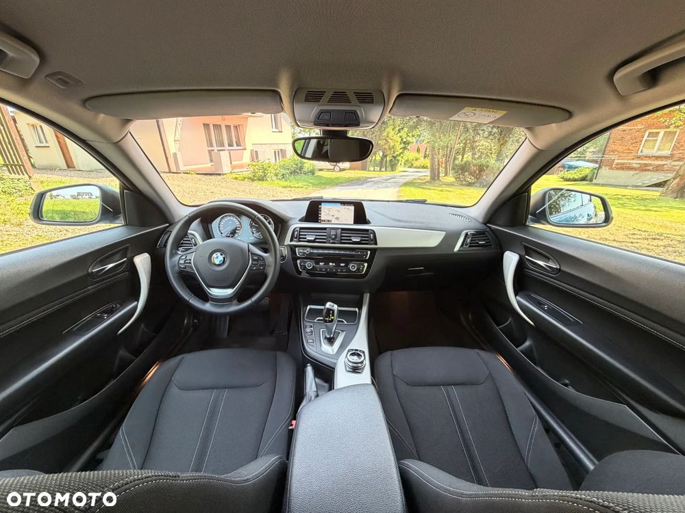 BMW Seria 1 120d xDrive Sport-Aut Sport Line - 19