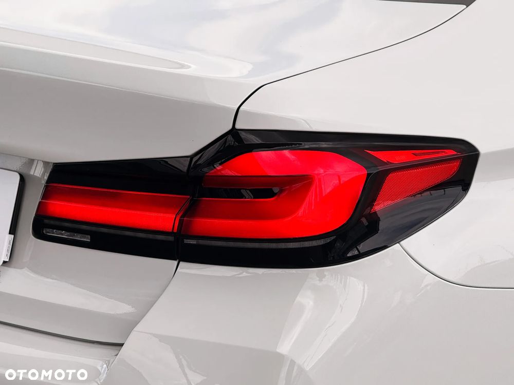 BMW Seria 5 520d xDrive M Sport sport - 10