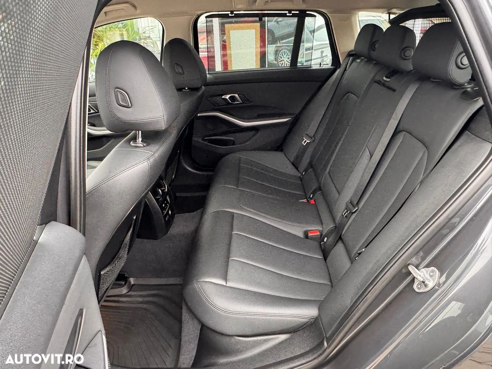 BMW Seria 3 320d xDrive AT - 14