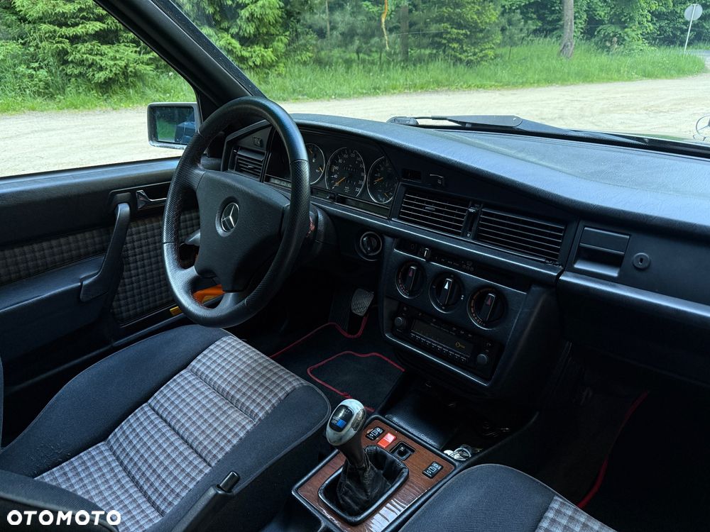 Mercedes-Benz W201 (190) - 22