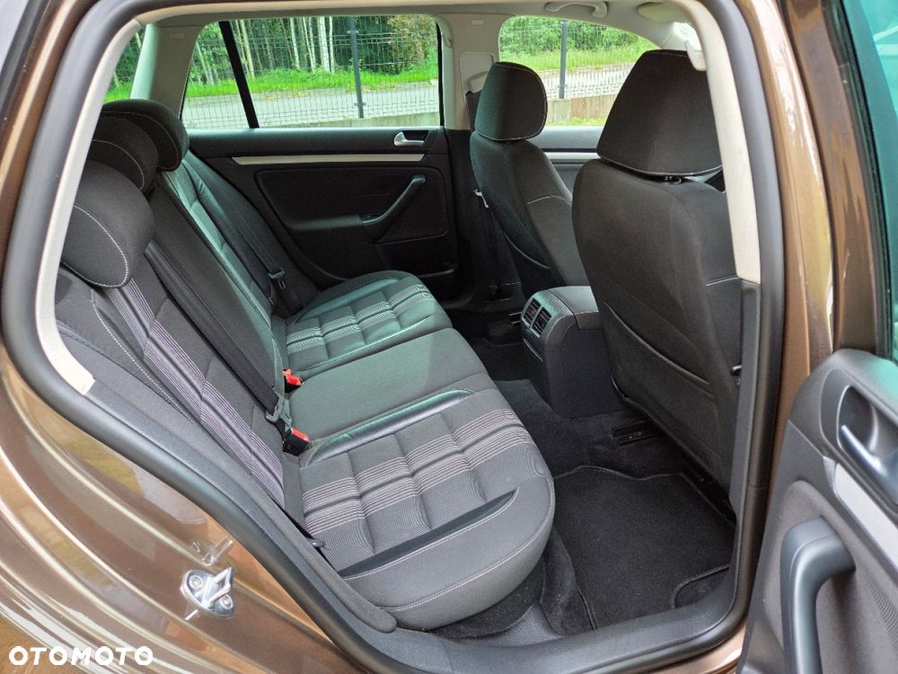 Volkswagen Golf 1.6 TDI DPF MATCH - 16