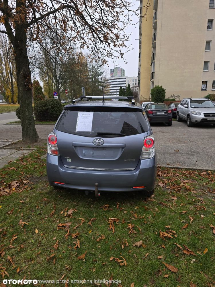 Toyota Verso 2.0 D-4D Sol - 4