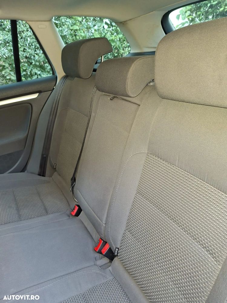 Volkswagen Golf - 11