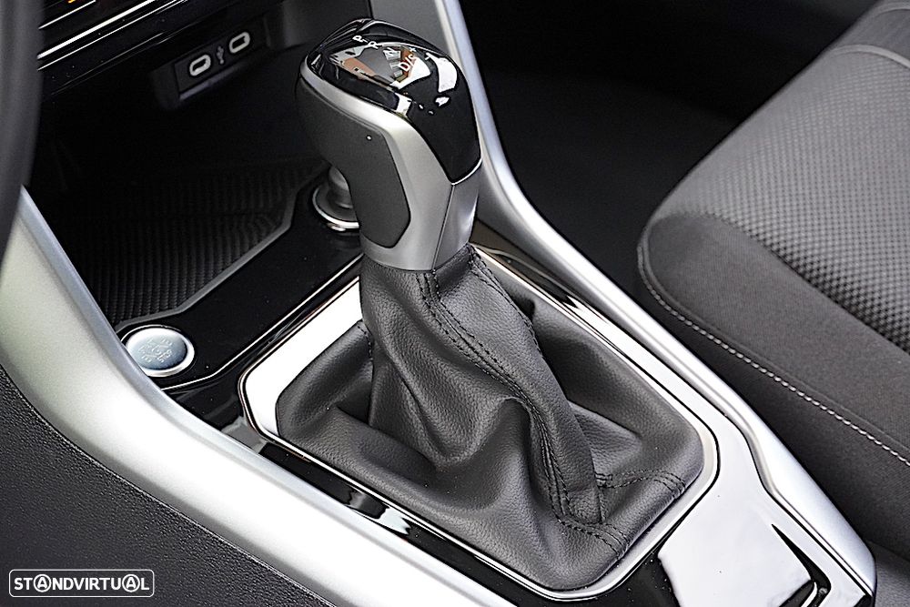 VW T-Roc 1.5 TSI Urban DSG - 26