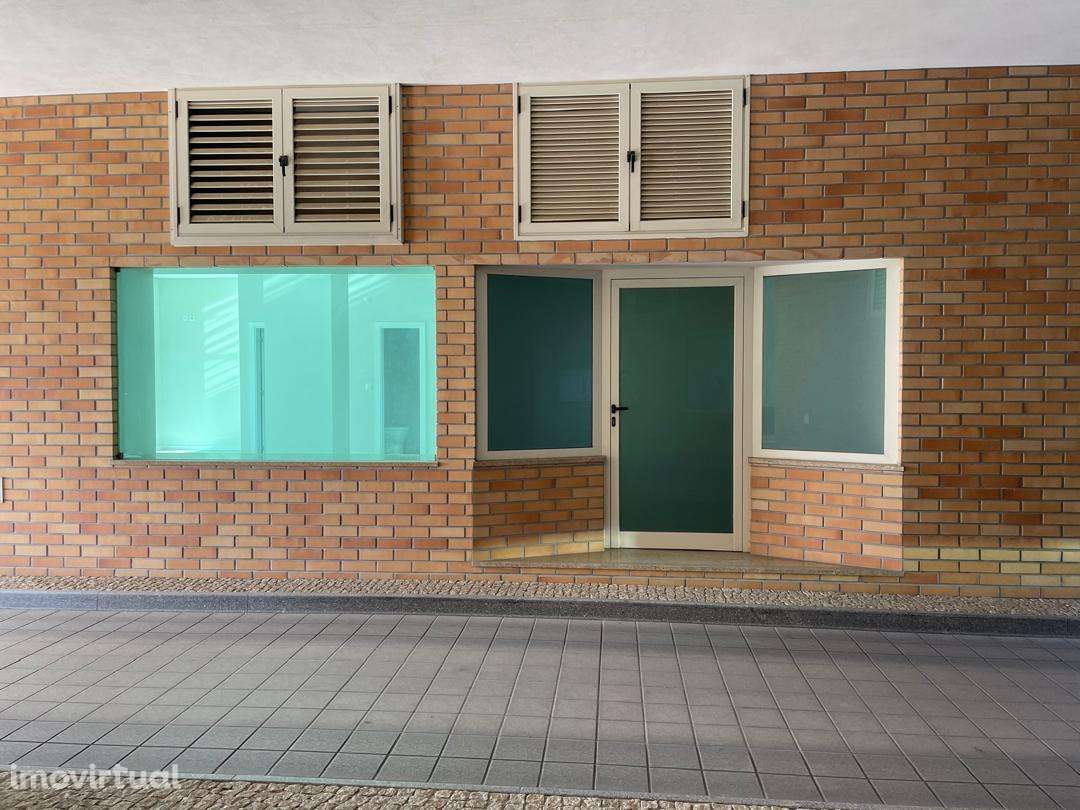 MAGNIFICA LOJA PRIVADA NO CENTRO DE OLIVEIRA DE AZEMEIS - Grande imagem: 2/8