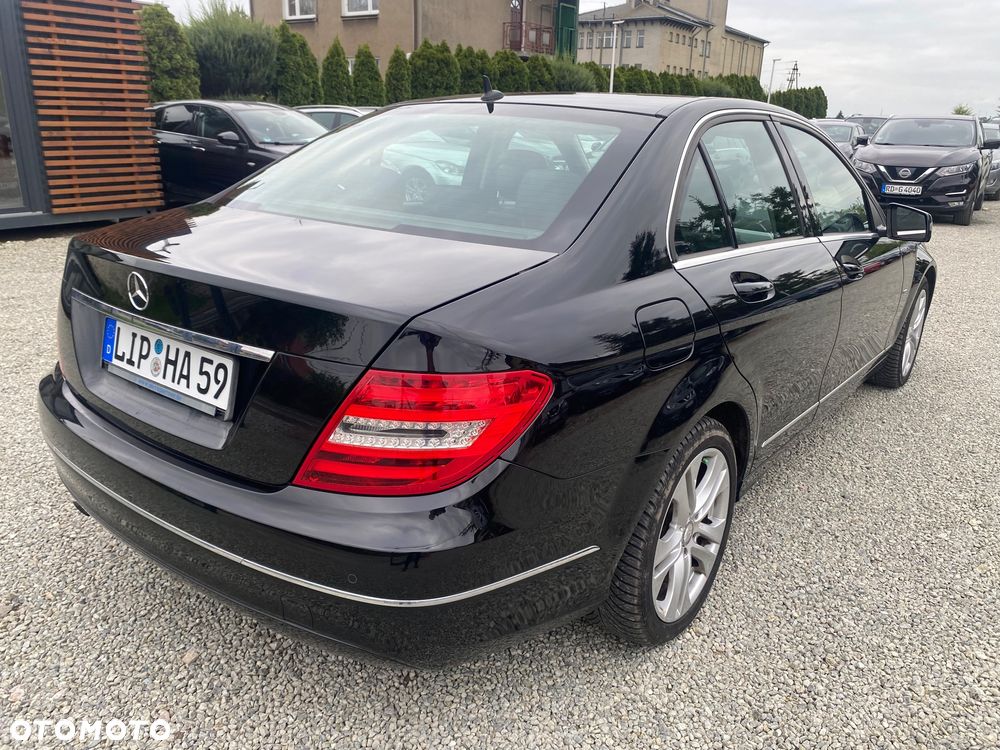 Mercedes-Benz Klasa C 180 CGI Automatik BlueEFFICIENCY Avantgarde - 14