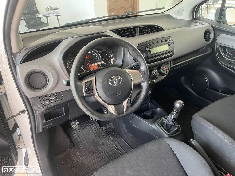 Toyota Yaris 1.400 D-4D 90CV (C/IVA) - 10