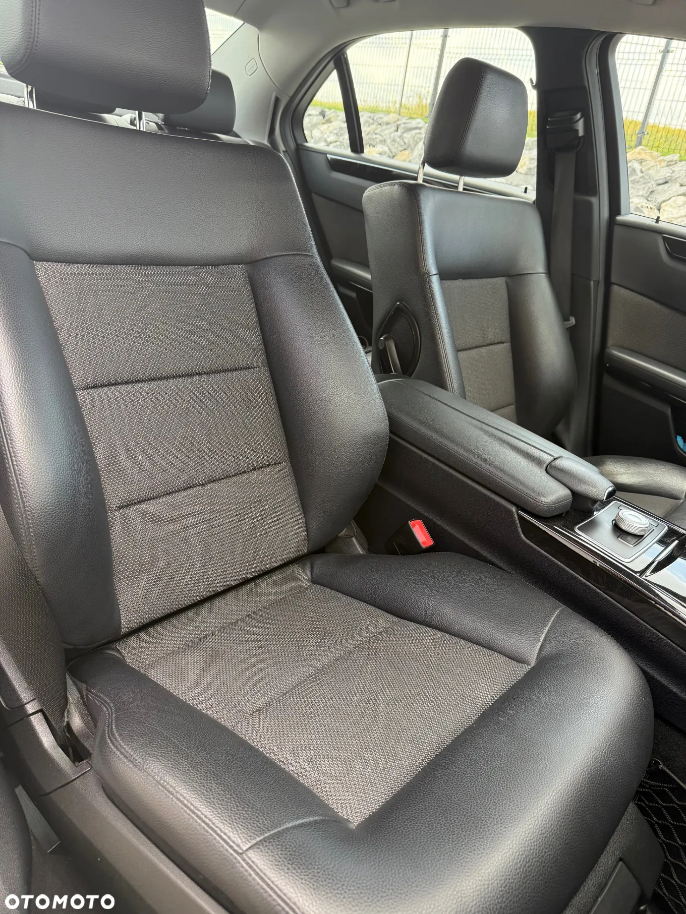 Mercedes-Benz Klasa E 250 BlueTEC 4-Matic Elegance - 24