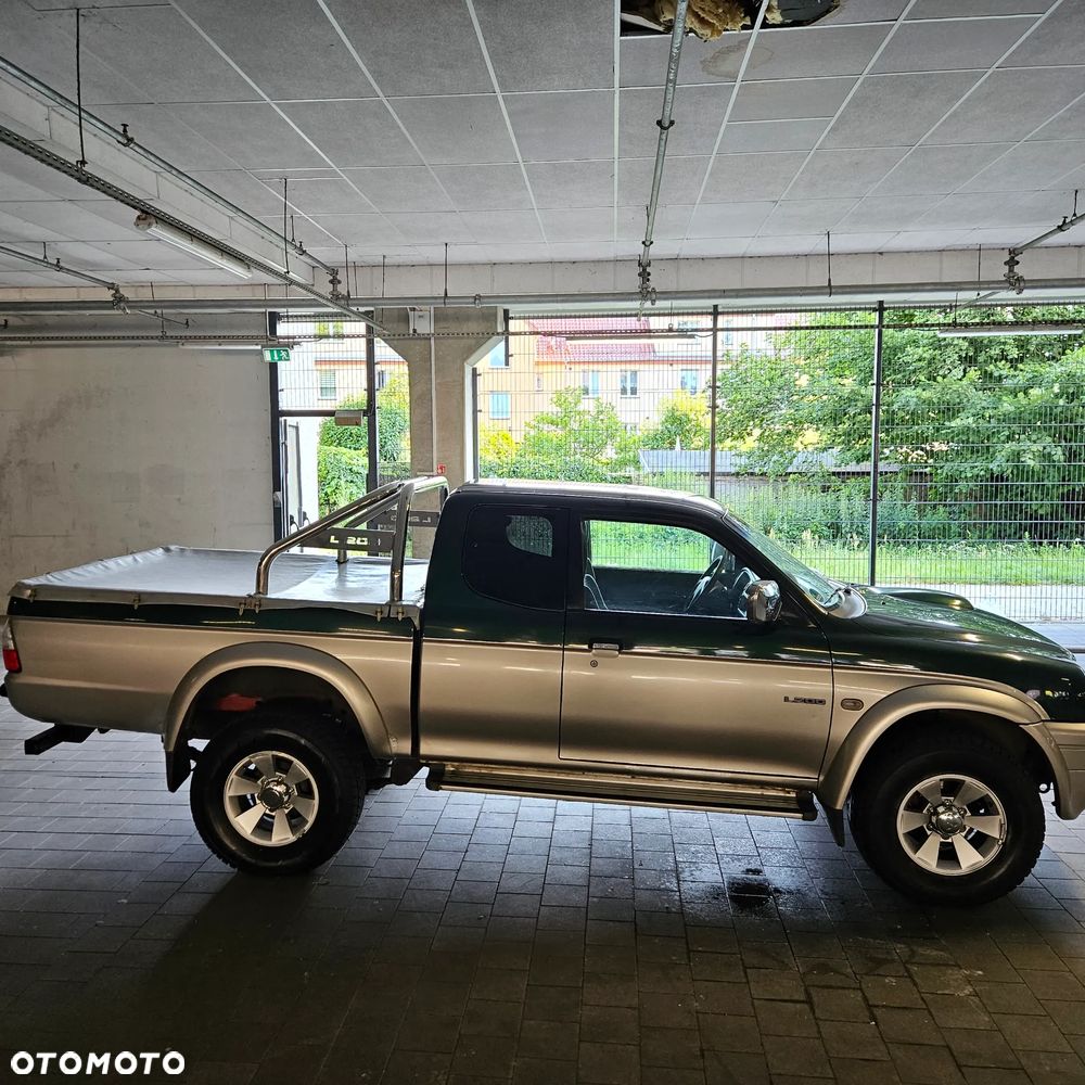 Mitsubishi L200 Pick Up 4x4 Intense Club Cab - 28