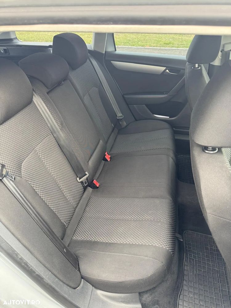 Volkswagen Passat Variant 2.0 TDI Blue TDI DSG Comfortline - 8