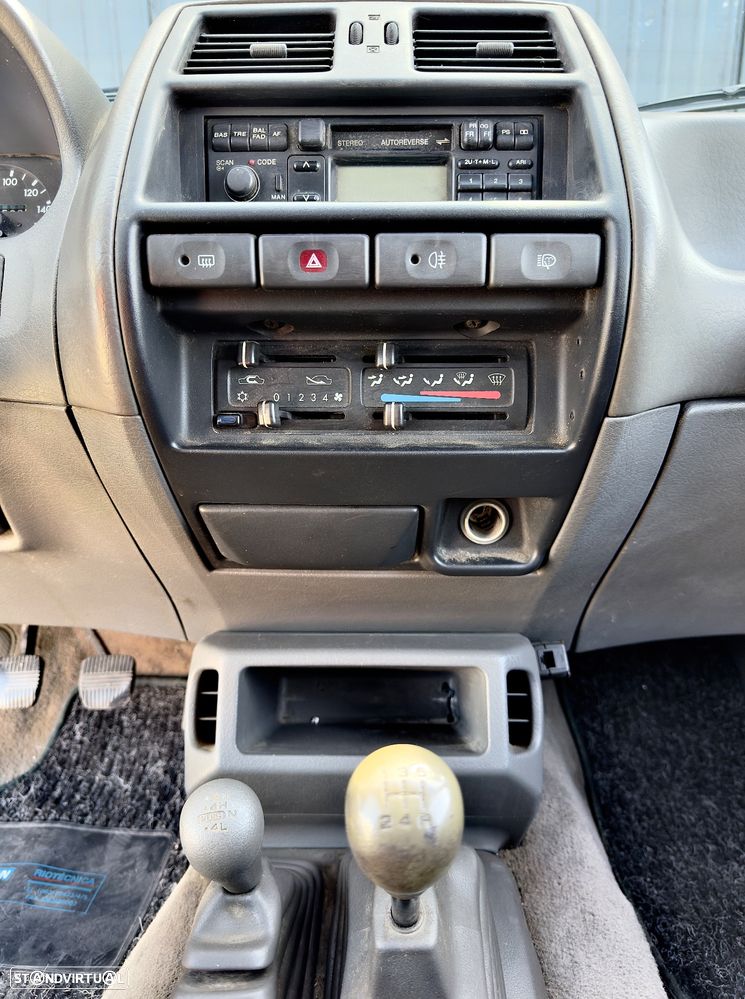 Nissan Terrano II 2.7 SGX - 12