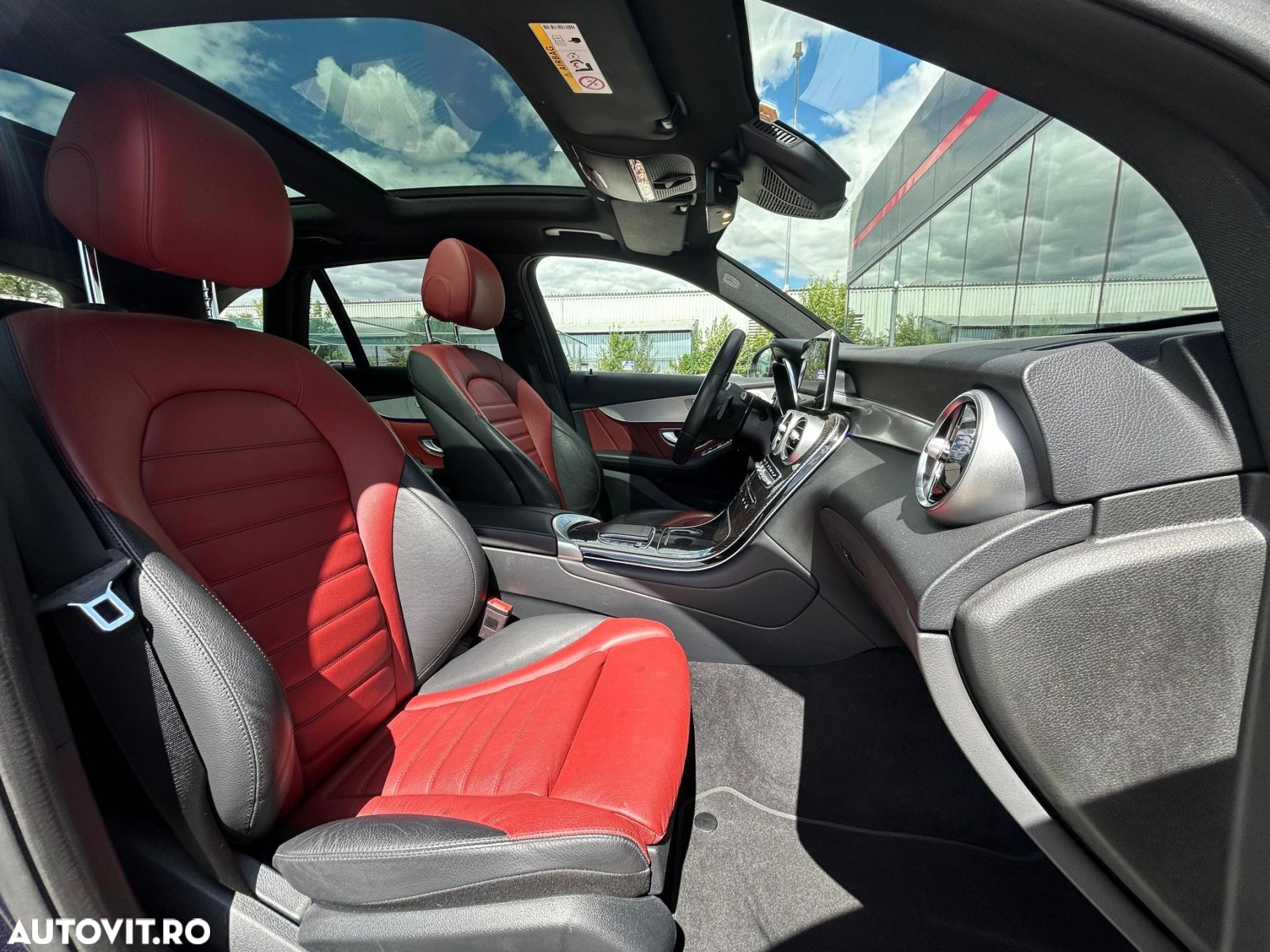 Mercedes-Benz GLC 300 e 4Matic 9G-TRONIC AMG Line - 16