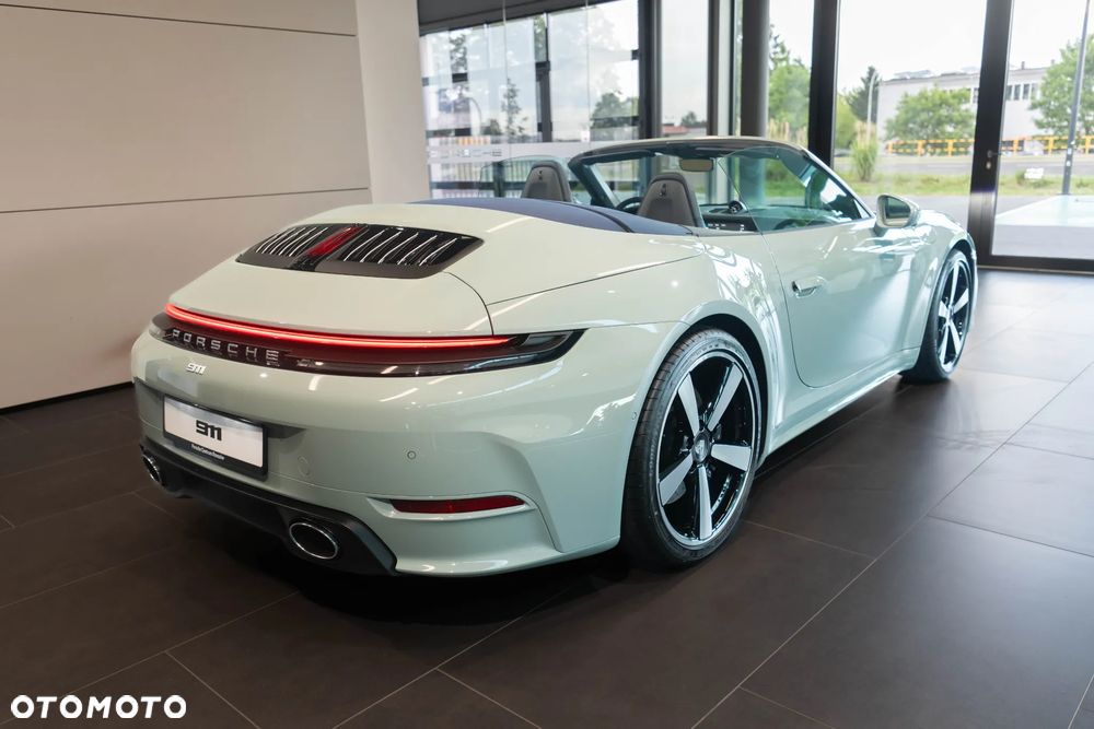 Porsche 911 Carrera 4S - 37