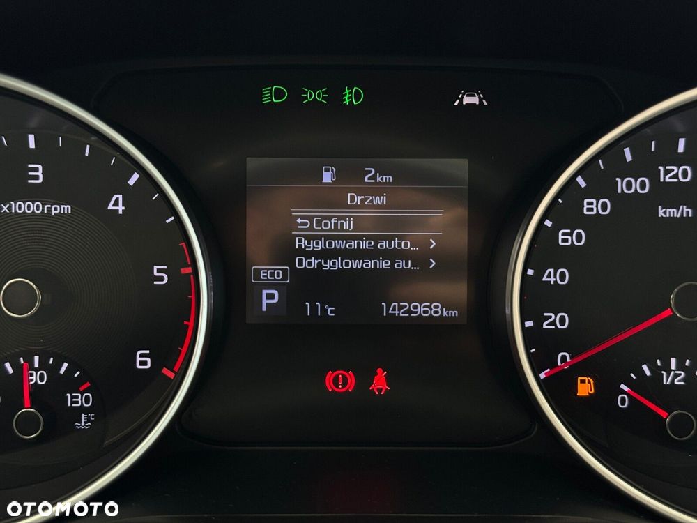 Kia Ceed - 33