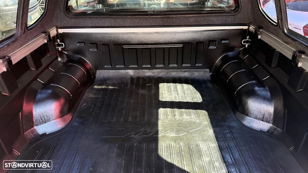 Isuzu D-Max 2.5 DTi CD 4WD LS Sport Edition - 9