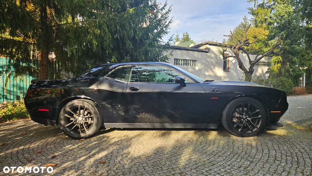 Dodge Challenger - 5