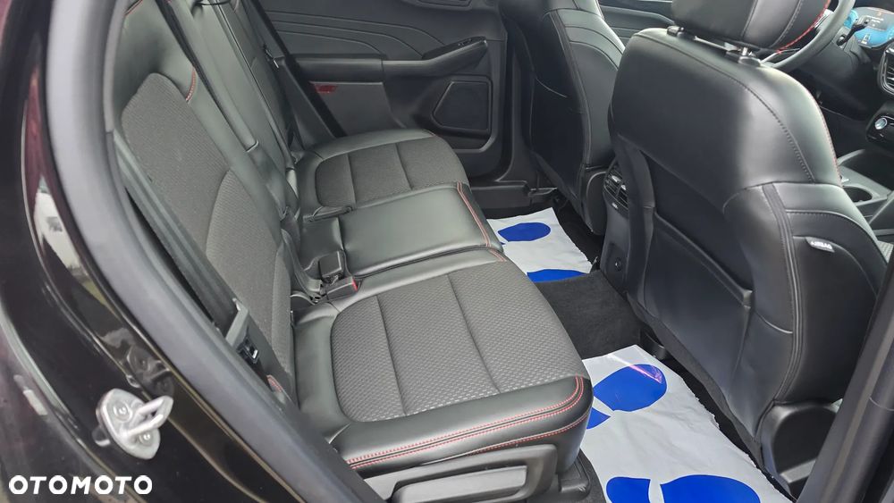 Ford Escape 2.0 EcoBoost AWD Titanium - 23