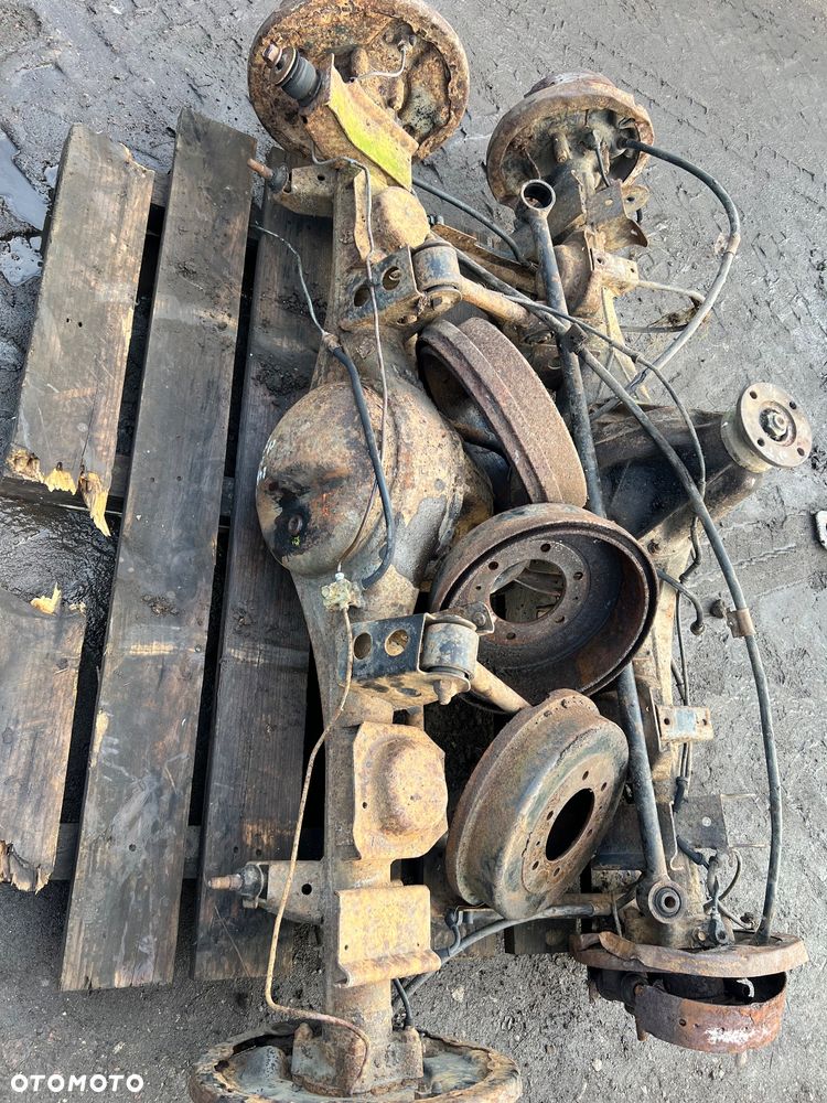 Most tylny Isuzu Trooper 35:8 4.37 blokada lsd