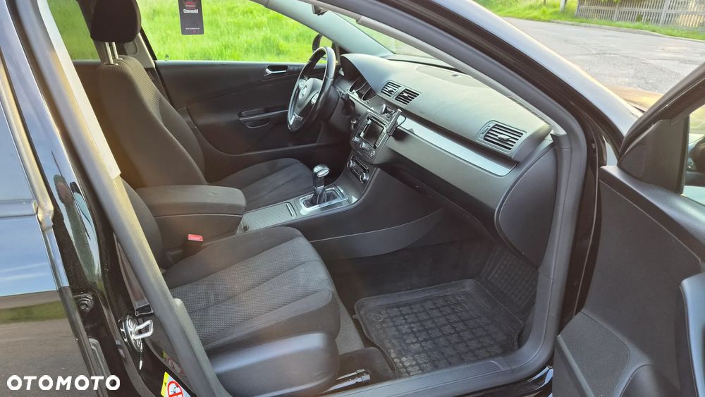 Volkswagen Passat 2.0 TDI Comfortline DSG - 9