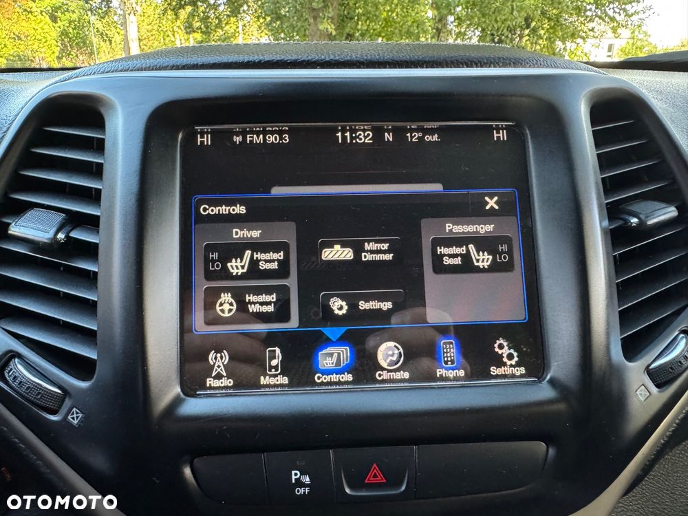 Jeep Cherokee - 10