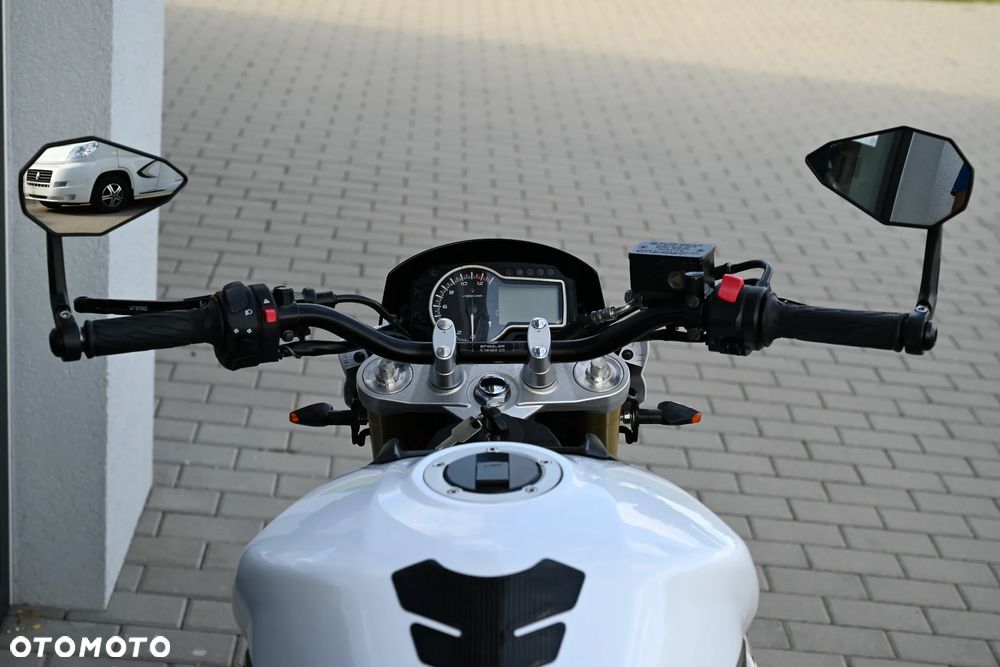 Suzuki GSR - 7