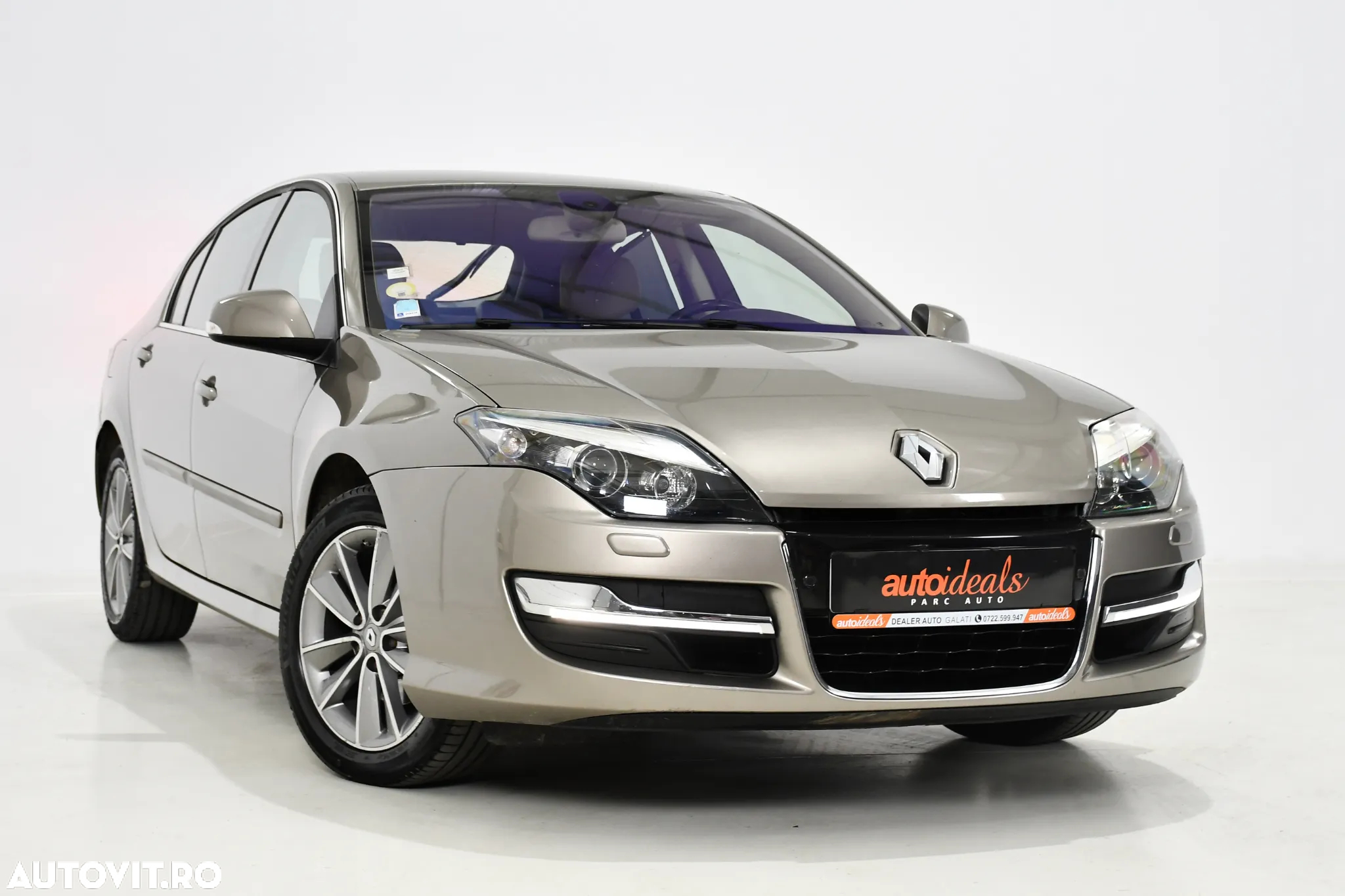 Renault Laguna 2.0 dCi FAP Initiale - 10