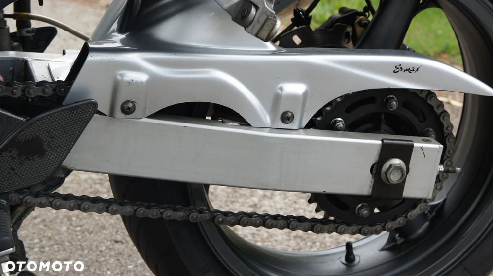 Kawasaki ZR - 12
