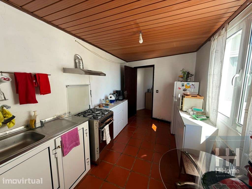 Moradia Isolada T4 de Dois Pisos na Camacha com Vista Mar - Grande imagem: 4/32