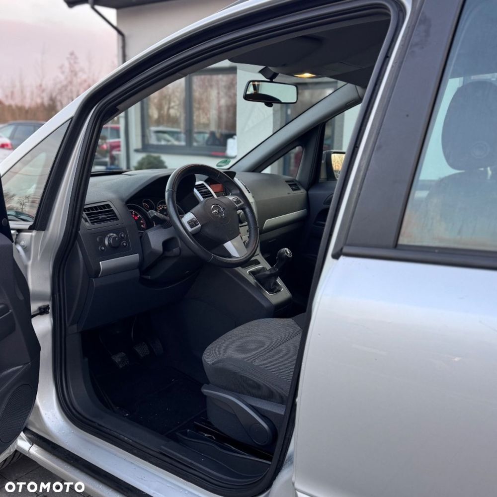 Opel Zafira - 17