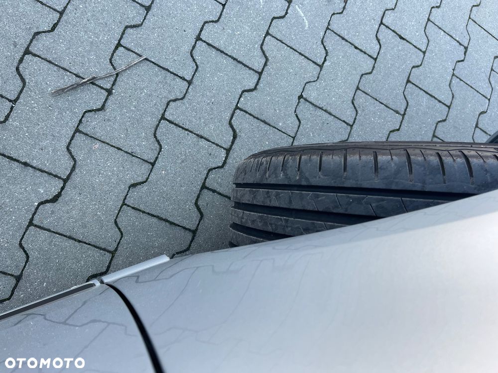 Volkswagen Passat - 13