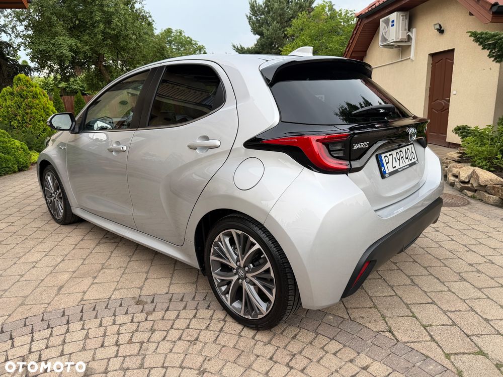 Toyota Yaris Hybrid 100 Premium - 3